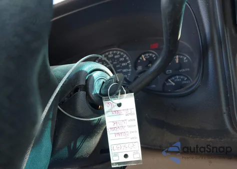 2001 Chevrolet Silverado 1500 из США, поврежденный, VIN 1GCEC19V81Z253937